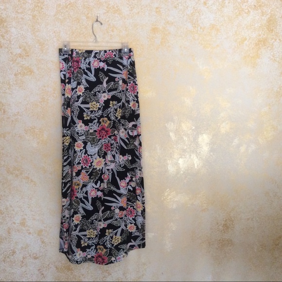 ❤️3/$15❤️ Massini Ruffle split skirt @dafox - Picture 6 of 8